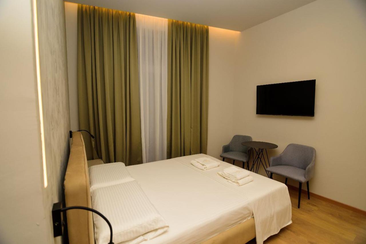Hotel Zeneli Vlore Exterior photo