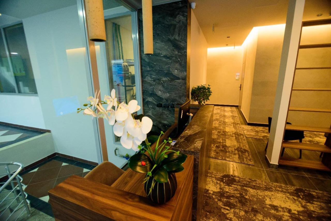 Hotel Zeneli Vlore Exterior photo